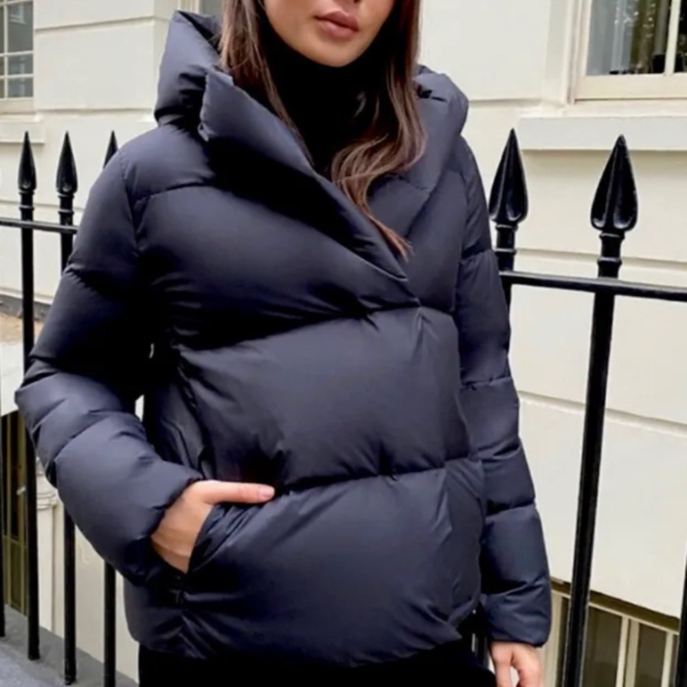 Aritzia Babaton The Duvet Short Puffer Jacket Black Size Large Gently Used